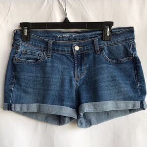 Old Navy boyfriend jean shorts, size 2